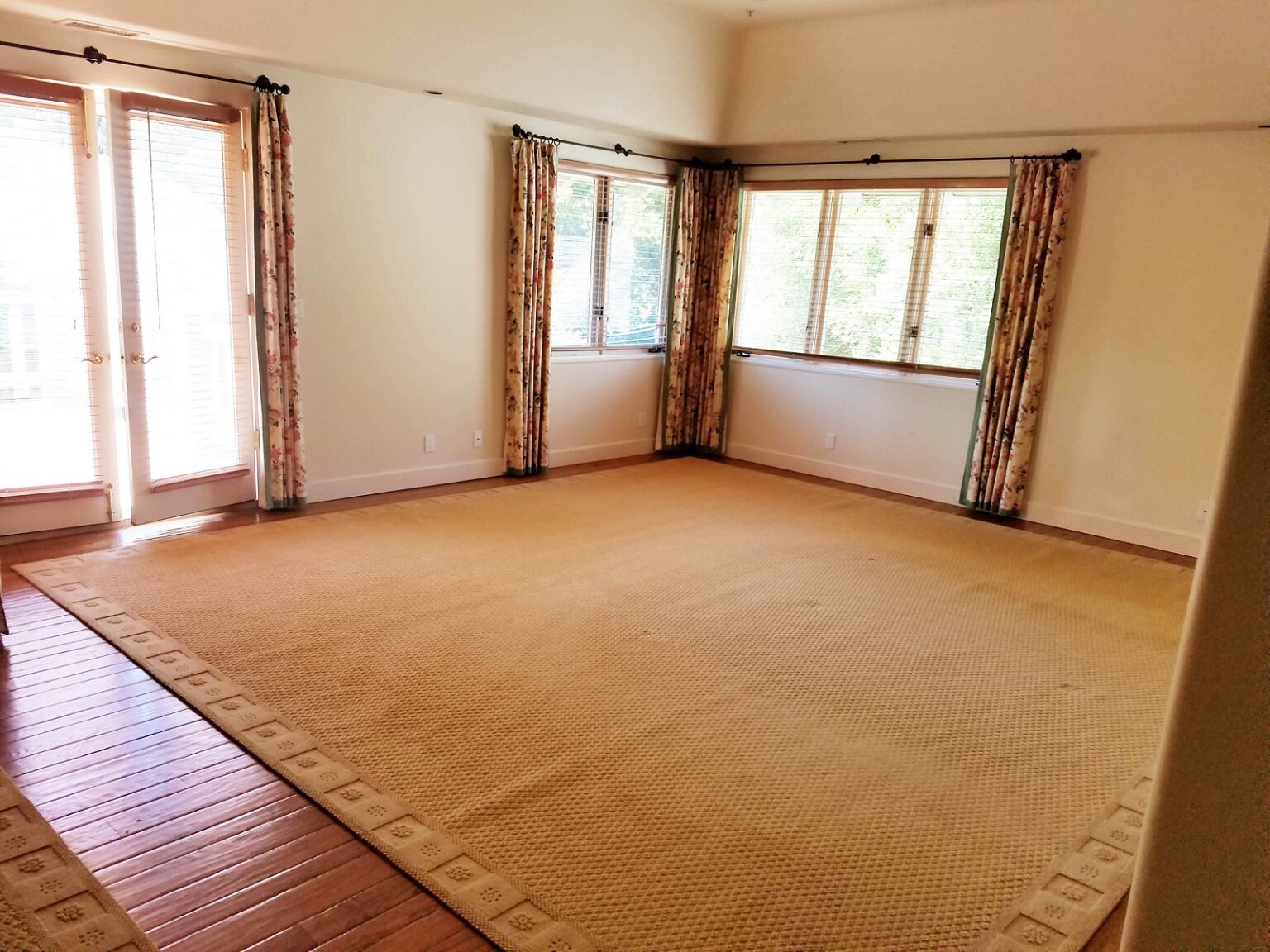 CARPET CLEANING & REPAIR Regency Surface Restoration & Cleaning